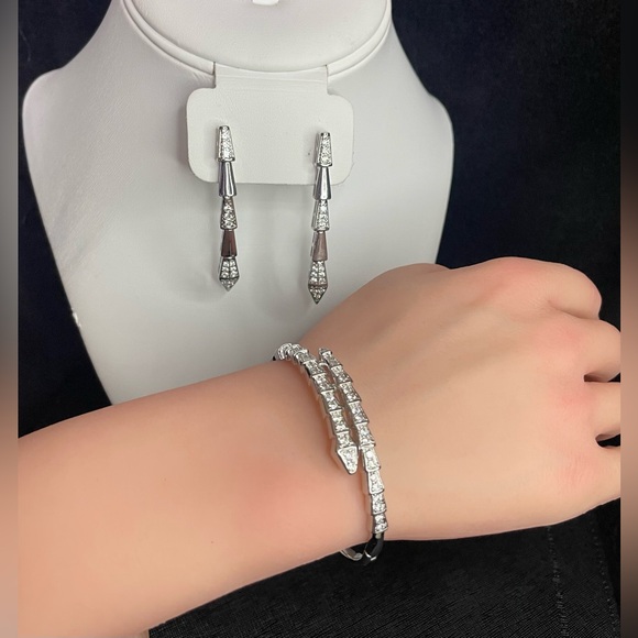 Serpentine set bracelet and earrings - Picture 1 of 15
